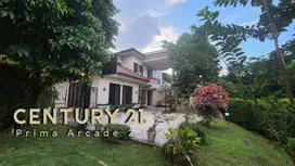 rumah exclusive dengan kolam renang di river park bintaro sektor 8