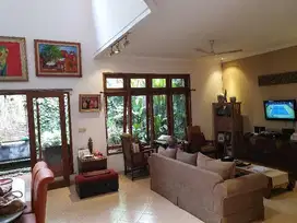 Bangunan bikin sendiri dengan material yang cukup baik