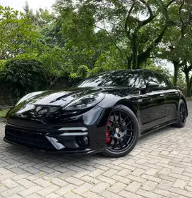 Porsche Panamera Turbo V8 2010