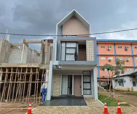 Jual Rumah 2,5 Lantai dalam cluster Petukangan Jakarta Selatan