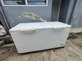 Freezer box besar kapasitas 560ltr