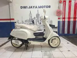 Vespa piaggio sprint 150 abs 2022 ( EDISI JUSTIN BEIBER )