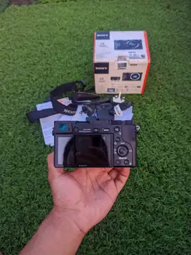 Mirrorless Sony A6000 lensa kit sony 16-50mm oss black fullet dus box