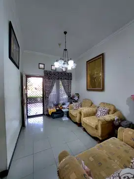 RUMAH 3 LANTAI SIAP HUNI AREA AREA GRAHA ESTETIKA BANYUMANIK SEMARANG