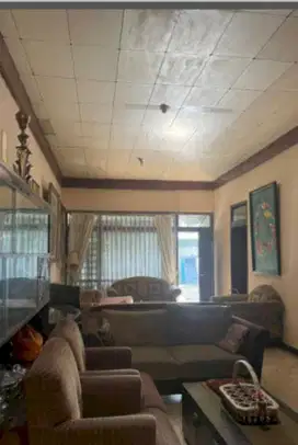 Jual Rumah dan ruang usaha di sayap Soekarno Hatta Buah batu Bandung