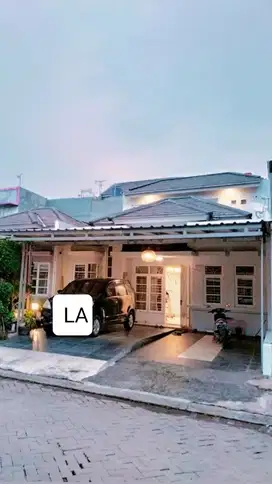 DIJUAL RUMAH SIAP HUNI 1 1/2 LANTAI DI CIBUBUR COUNTRY