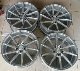 Dijual. 4pc velg vossen CVT R18