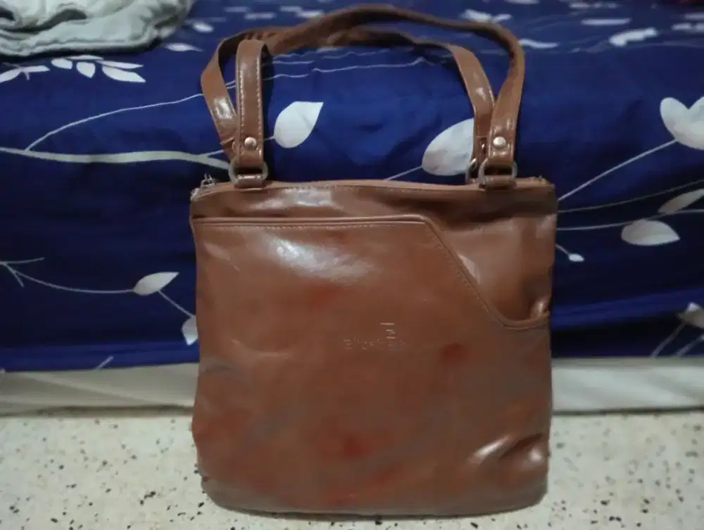 Tas Jinjing Kulit Lembut Wanita Monza Import