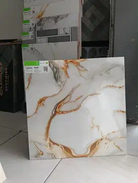 KERAMIK CUTTING 50X50 MOTIF MARMER