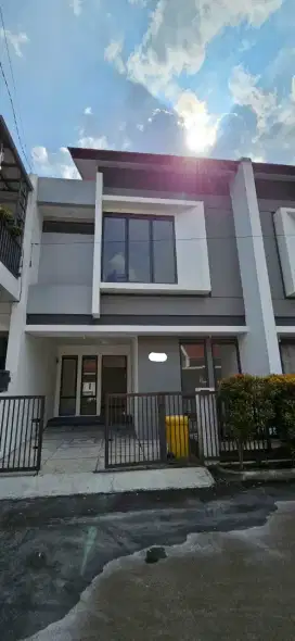 DISEWAKAN RUMAH BARU 2 LANTAI ANTAPANI BANDUNG
