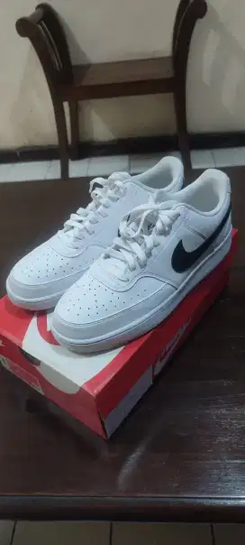 Nike court vision lo putih size 45