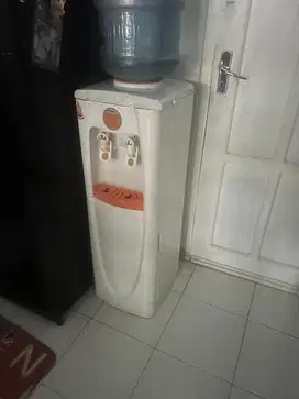 Jual dispenser bekas miyako