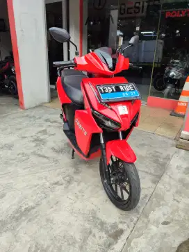 Dijual motor listrik gesits km 2ribuan  Baterai 1