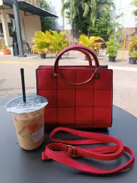 Tas pesta second