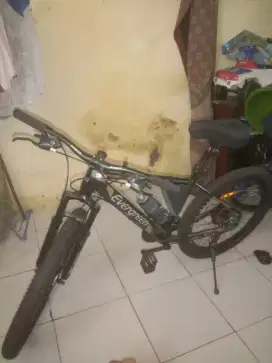 Sepeda Gunung MTB evergreen
Ukuran 26