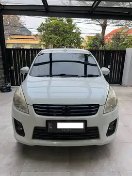 Dijual Ertiga GX Matic 2013 warna putih plat L lokasi Sidoarjo