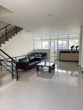 Ruko 3 Lantai Lokasi Strategis di Batununggal