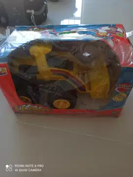 Mainan anak traktor