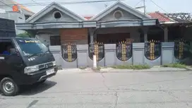 DIJUAL RUMAH HOOK JALAN LEBAR CARPORT LUAS PERUM PERMATA HIJAU PERMAI