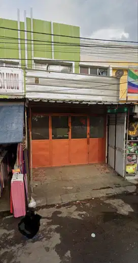 DISEWA MURAH RUKO LOKASI RAMAI DAN STRATEGIS DI CANDRABAGA MARAKASH