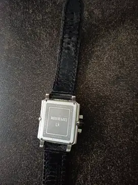 Jam tangan bekas