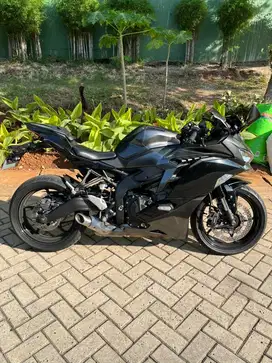 Kawasaki ninja zx 25 r abs se