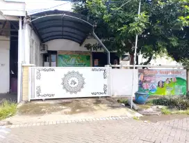 2. Investasi Cerdas: Rumah & Toko Siap Huni, Untung Berlipat!