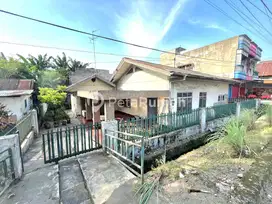 Disewakan Rumah Luas Jl Juanda Lokasi Sangat Strategis (Welly)