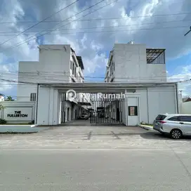DIJUAL TOWNHOUSE JALAN MADIO SANTOSO KOMPLEK THE FULLERTON (Indra)