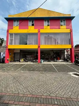 Disewakan Ruang Usaha Pusat Kota Parkir Luas di Jl Gunung-gunung