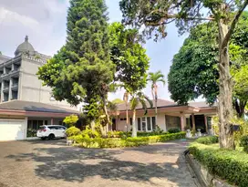 Tanah luas mainroad setibudi bonus Rumah mewah