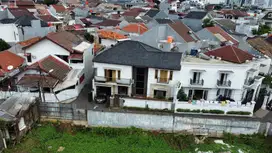 Rumah Hook Jalan 2 Mobil 350 Meter2 Dekat Taman