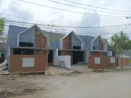 RUMAH KOMERSIL VIEW DANAU DEPAN RUMAH DI TIMUR CIBUBUR