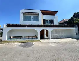 0125-Dijual Rumah Mewah SHM Kebonsari Surabaya 2 Lantai LT 400 LB 750