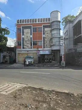 Ruko Super Strategis Pusat Kota di Jalan RM Said Banjarsari Solo
