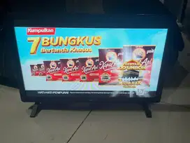 Tv led 24in merk lg smart digital normal