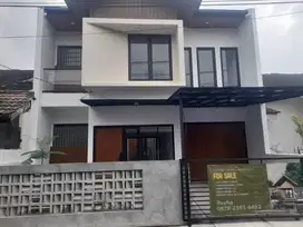 Rumah baru tropis minimalis open space di Antapani