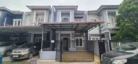 Di sewa Villa Asri bagus dalam Komplek Menteng Indah The Green