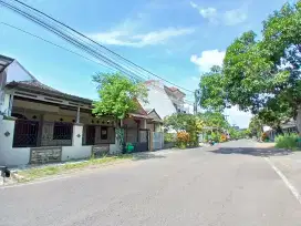 Rumah Luas 150 m² Area Jalan Teluk Arjosari Dekat Araya