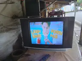 jual tv 21in Slim polytro masih gres momines harga 300 nego siap antar