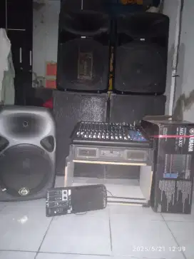 Satu set Sound system