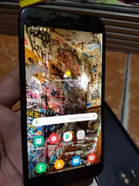 Samsung j4.ram2.mines korosi pinggir lcd