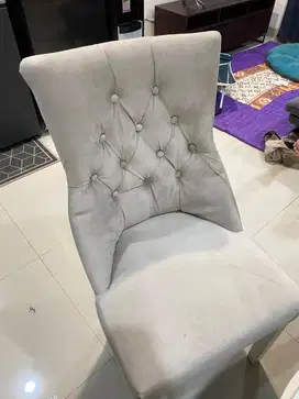 meja dan kursi makan