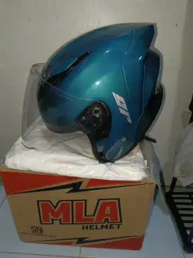 Helm J5 Like New