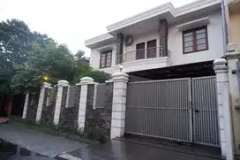 Rumah Luas Dalam Komplek Strategis di Veteran Jaksel