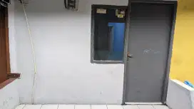 Disewakan Rumah di jl. Peninggaran Raya, belakang Seskoal
