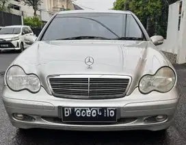 Mercedez Benz C200