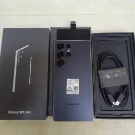 Samsung S25 Ultra (12/256) 1 Bulan Pakai Like New PAS