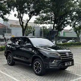 [KM 28RB] TOYOTA FORTUNER 2.4 VRZ GR 4X2 AT 2021