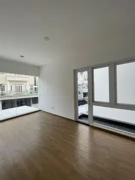 DISEWA RUMAH 3 LANTAI PIK 1 UK 8x15 KOSONGAN RAPI TERAWAT TERMURAH